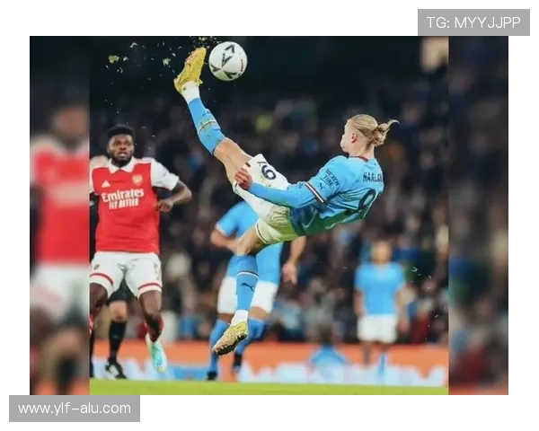 足球明星们的独特风格与个人魅力展现剪指甲瞬间的精彩瞬间